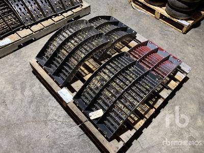 Quantity of (4) Case IH Small Wire Combine Concave
