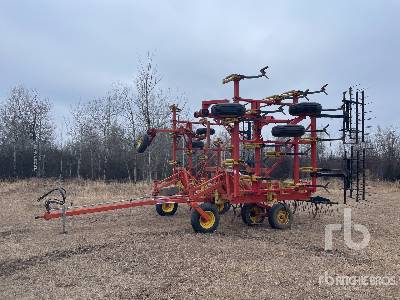 Bourgault 8800 32 ft Cultivator