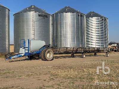 2013 New Holland S1070 100 ft Pull-Type Sprayer