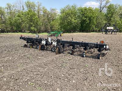 1994 Elmers RC 830 22 ft 8 Row Cultivator