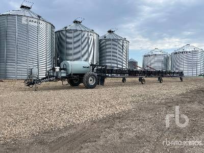 2002 Flexi-Coil 67 135 ft S/A Pull-Type Sprayer