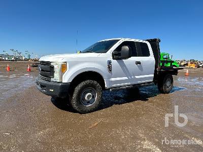 2017 FORD F-250 4x4 Extended Cab Flatbed Truck 2017 FORD F-250 4x4 Extended Cab Flatbed Truck