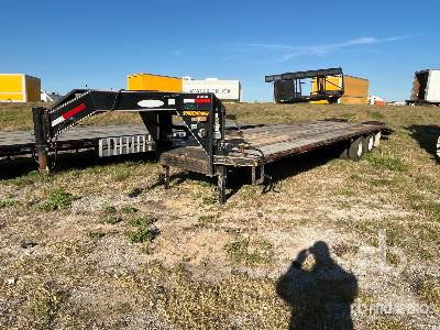 Photo of a 2015 Ledwell 30 ft T/A Gooseneck