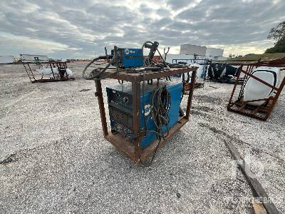 Photo of a 2002 Miller DIMENSION 652