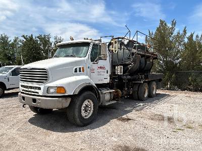 Photo of a 2007 Sterling L9500