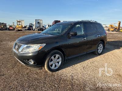 Photo of a 2016 Nissan PATHFINDER