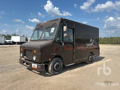 2009 FREIGHTLINER  MT45  4x2  Van Truck