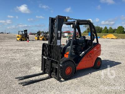 2017 LINDE  H30D  5590 lb Pneumatic Tire  Forklift