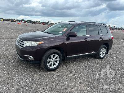 2013 TOYOTA HIGHLANDER 4WD Sport Utility Vehicle 2013 TOYOTA HIGHLANDER 4WD Sport Utility Vehicle
