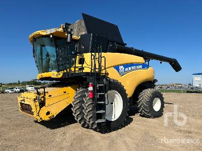 2013 NEW HOLLAND  CR8090  Combine