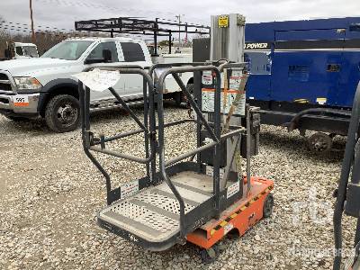 Photo of a 2004 JLG 12SP