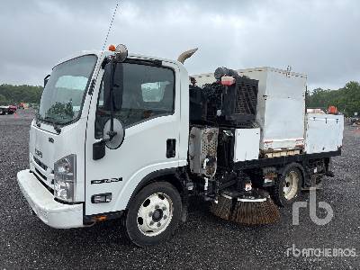 Photo of a 2020 Isuzu NPR