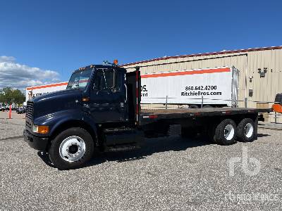 Photo of a 1999 International 8100