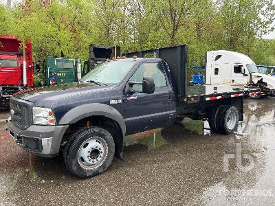 Photo of a 2005 Ford F-550