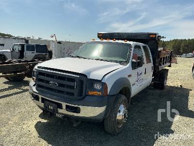 Photo of a 2005 Ford F-550