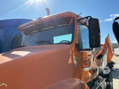 Photo of a 2007 Volvo VNM