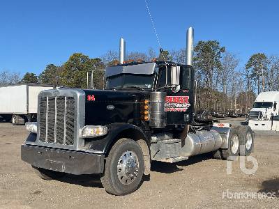 Photo of a 2016 Peterbilt 389