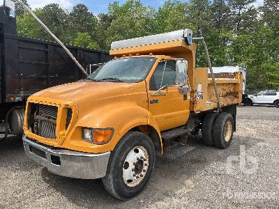 Photo of a 2006 Ford F-650