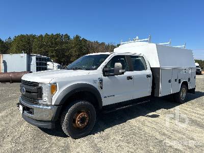 Photo of a 2017 Ford F-450