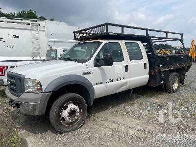 Photo of a 2005 Ford F-450