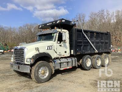 Photo of a 2015 Mack GU713 GRANITE