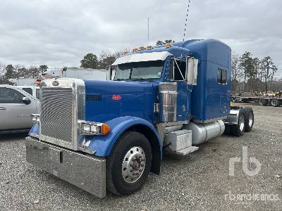 Photo of a 2004 Peterbilt 379