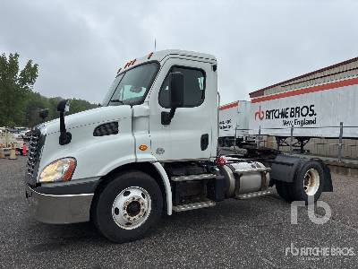 Photo of a 2016 Freightliner CASCADIA 113