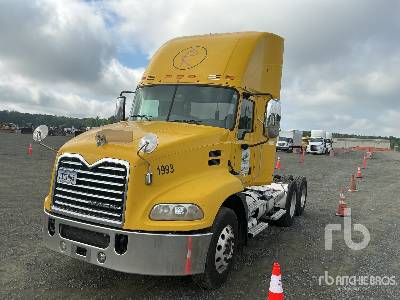 Photo of a 2014 Mack CXU613