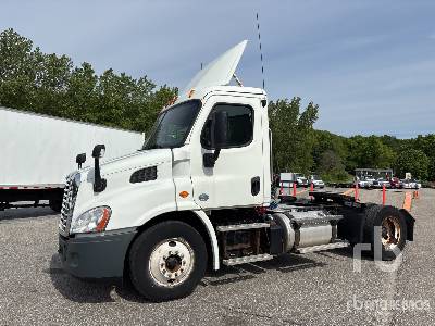 Photo of a 2015 Freightliner CASCADIA 113