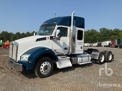 Photo of a 2018 Kenworth T880