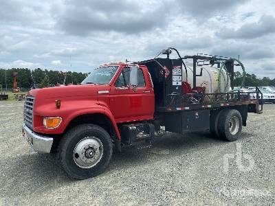 Photo of a 1997 Ford F-800