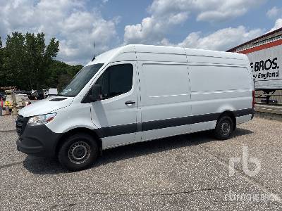 Photo of a 2020 Mercedes-Benz SPRINTER 2500