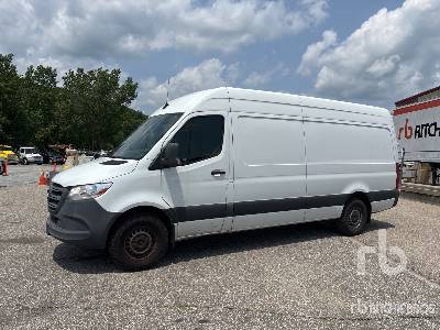 Photo of a 2020 Mercedes-Benz SPRINTER 2500