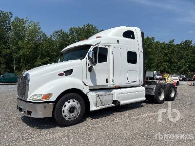 Photo of a 2005 Peterbilt 387