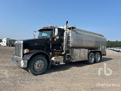 Photo of a 2005 Peterbilt 357