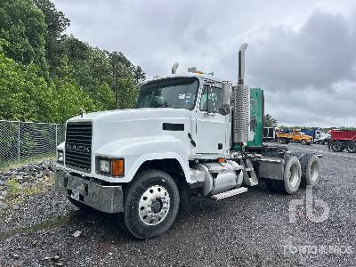 Photo of a 2002 Mack CH613