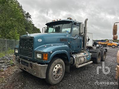 Photo of a 2013 Mack CHU613 PINNACLE