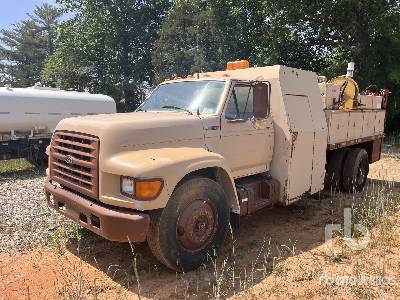 Photo of a 1998 Ford F-800