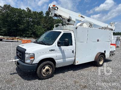 Photo of a 2018 Ford E-350