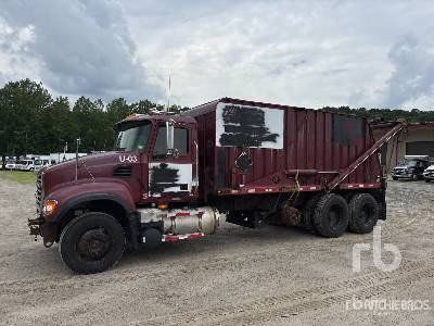 Photo of a 2007 Mack CV713