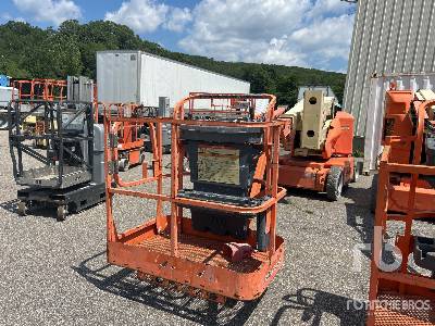 Photo of a 2011 JLG E400AJPN