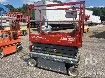Photo of a 2013 Skyjack SJIII329