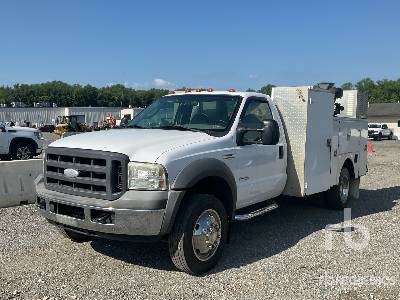 Photo of a 2005 Ford F-550