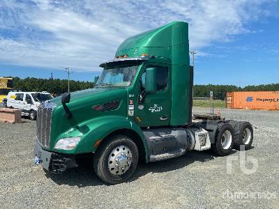 Photo of a 2019 Peterbilt 579