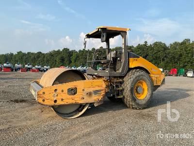 Photo of a 2015 Volvo SD115