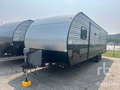 2022 FOREST RIVER  XLR TOY HAULER  34 ft T/A Toy Hauler  Travel Trailer