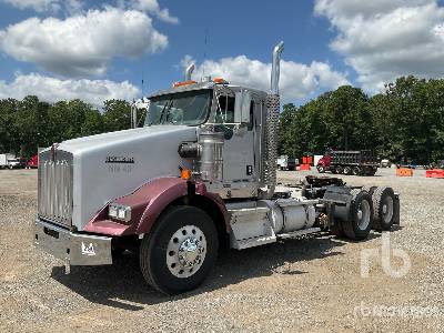 Photo of a 2013 Kenworth T800