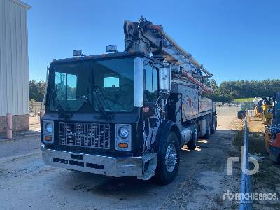 2006 Mack MR688S