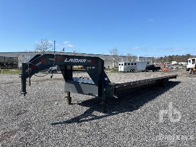 2023 LAMAR  FS024028  40 ft T/A  Equipment Trailer