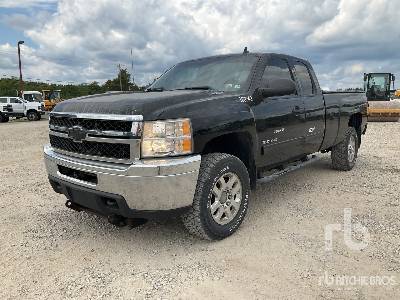 2011 CHEVROLET  SILVERADO 2500  LT 4x4 Extended Cab  Pickup